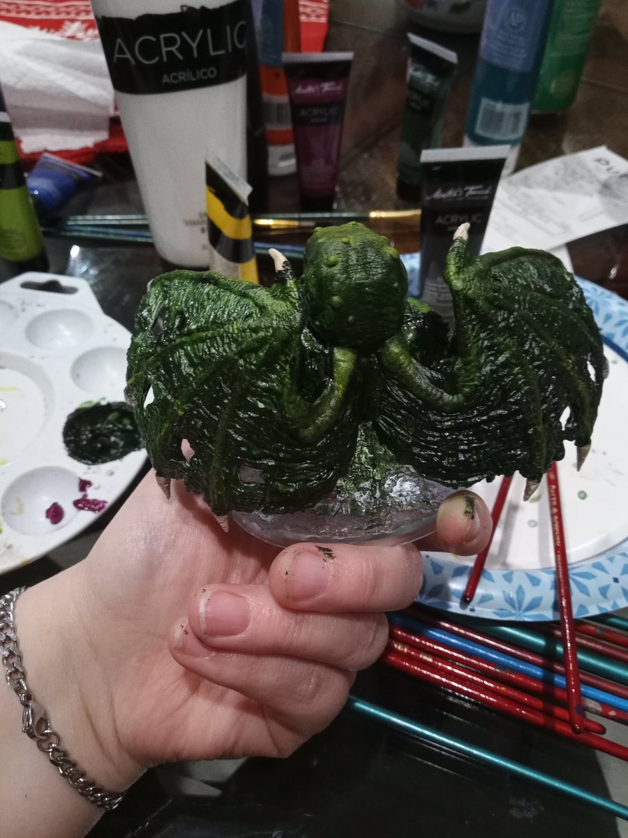 TynaStargazer's tweet photo. Went to amazing game store for tabletop gaming and the owner gave me this as a gift since we go there and I now have a dice addiction to them now.

I painted it and I got to say this is the first time I have felt proud of something I painted. 😊💙💙💙
#Cthulhu #DnD #paintmodel https://t.co/YQK60N5G0Q