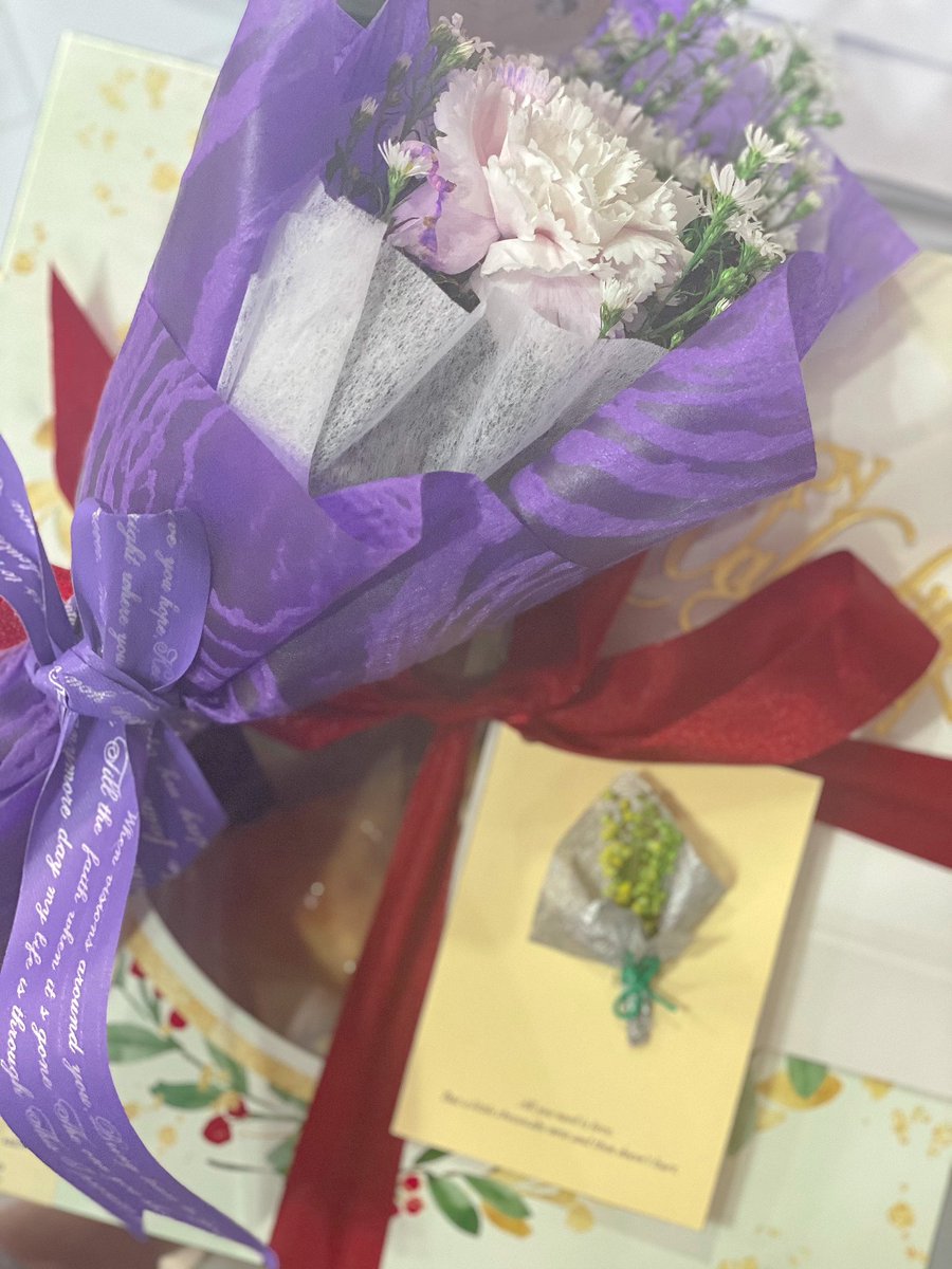 chefkenooleo's tweet photo. CHEEZKEN VALENTINES GIVEAWAY!! 💕

Fave and RT to get a chance to win an Ultimate Assorted cheesecake and flower!! Will choose 2 random winners tonight at midnight!! 🥰 https://t.co/yMmH1gOqmu