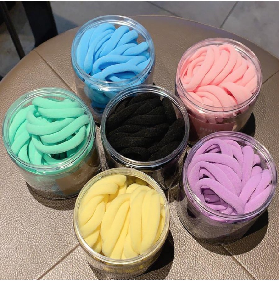 Free gift yg Nisa suka bagi dan Nisa as customer suka nak terima adalah hair band!!! Getah ikat rambut ni macam pin tudung la kan, asyik hilang je. So kita bagi kat customers! Haha.Super cheap, RM5 dapat 50pcs sebekas.Shopee link :  https://shp.ee/ikxvf7k&nbsp;