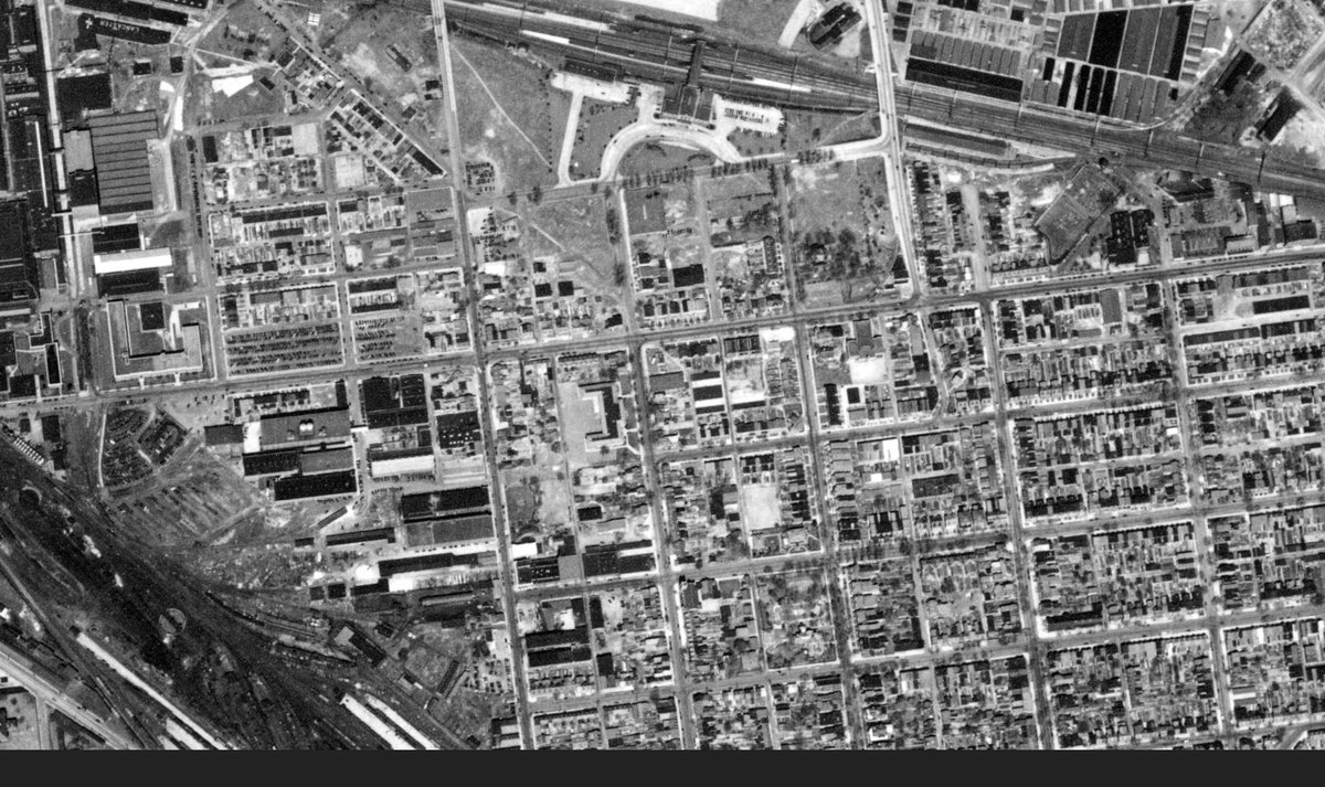 We took the train to town, and it is curious that the Amtrak Station feels disconnected from the city. Historical satellite imagery from the early 1900s shows that this was the case at that point as well. Maybe because the station was technically just outside the city limits?