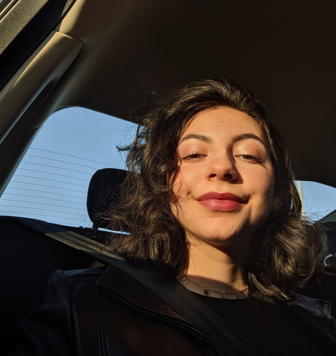 itsannarios's tweet photo. i'm in me mum's car 

vroom vroom https://t.co/0qd1BD5H4X