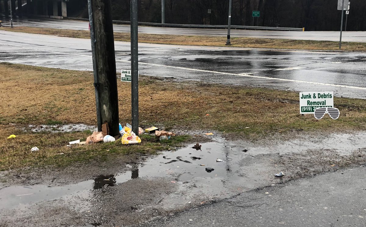 mdls0's tweet image. Well... this is ironic... someone should call those people.