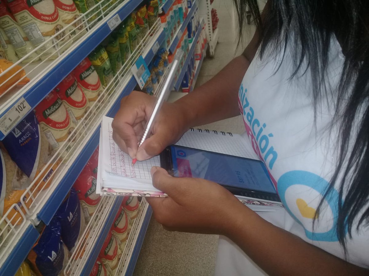 EricaMPINEDA1's tweet photo. Hoy en la cordillera como todo el País, salimos hacer controles de Precios cuidados @MovimientoEvita  Esquel. https://t.co/QKTTF1rRhd