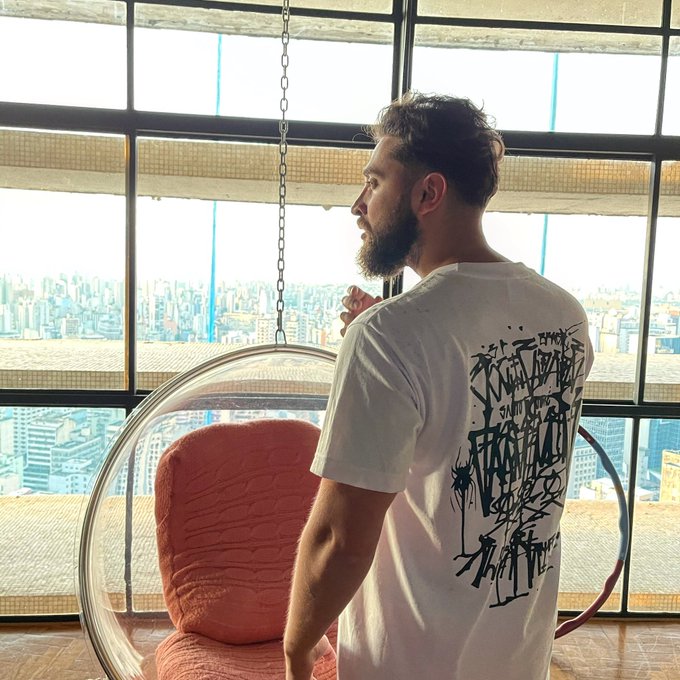 كل قمر له جانب مظلم، لسنا الوحدين ولكننا الافضل ??

https://t.co/WtrVXup6cq https://t.co/ELASyWAiGC