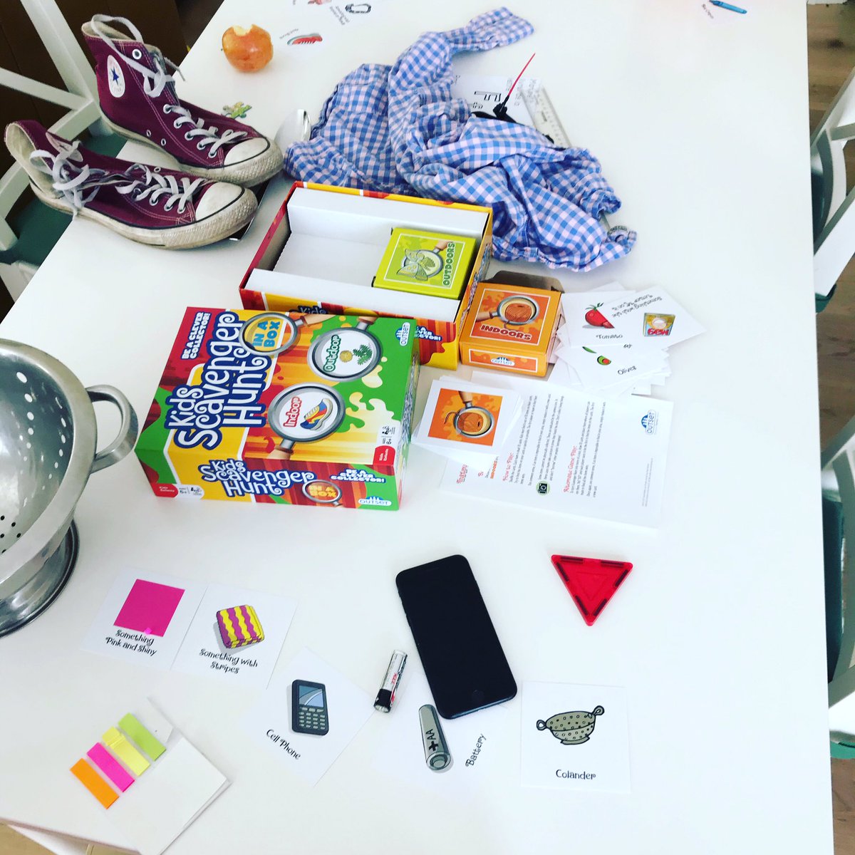 New arrival in store - Kids Scavenger Hunt. Played and played this weekend. Plus an unboxing by my daughter. youtu.be/0UGZV0shGF4 #familygamenight #boardgames #canadianboardgamers