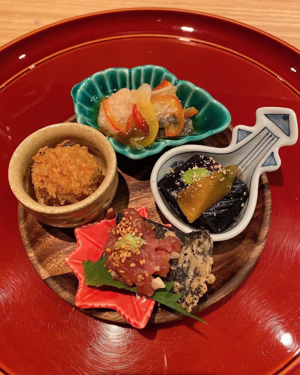sooo_pilates's tweet photo. .
하.. 이세상엔 맛있는게 너무 많아..
어떡해..🥙🥘🍣🍱🍛🥟🍤🥠🍧
(돼지력 상승하는 소리😝)
.
말하지 않았는데 위에 흰 블라우스로 맞춘거 실화??😉
예쁜 언니들이랑 예쁜 음식 먹으니 기부니가 좋구먼💕 @ 모노로그 https://t.co/zbGubSLxEM