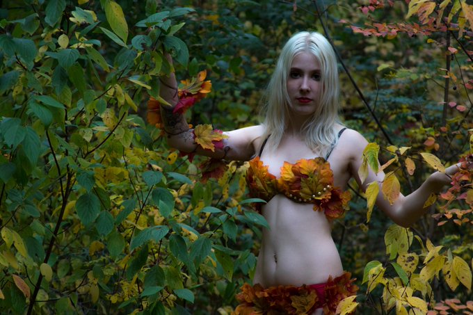 #autumnivy #cosplay shot by piqzu #dccomics #poisonivy #cosplaygirl #cosplayer #poisonivycosplay #fallpoisonivy<a href="/tag/autumnivy"class="tags">#autumnivy</a><a href="/tag/cosplay"class="tags">#cosplay</a><a href="/tag/dccomics"class="tags">#dccomics</a><a href="/tag/poisonivy"class="tags">#poisonivy</a><a href="/tag/model"class="tags"><span>#model</span></a><a href="/tag/cosplayer"class="tags"><span>#cosplayer</span></a><a href="/tag/altmodel"class="tags"><span>#altmodel</span></a><a href="/tag/canada"class="tags"><span>#canada</span></a><a href="/tag/yeg"class="tags"><span>#yeg</span></a><a href="/tag/canadiangirl"class="tags"><span>#canadiangirl</span></a>