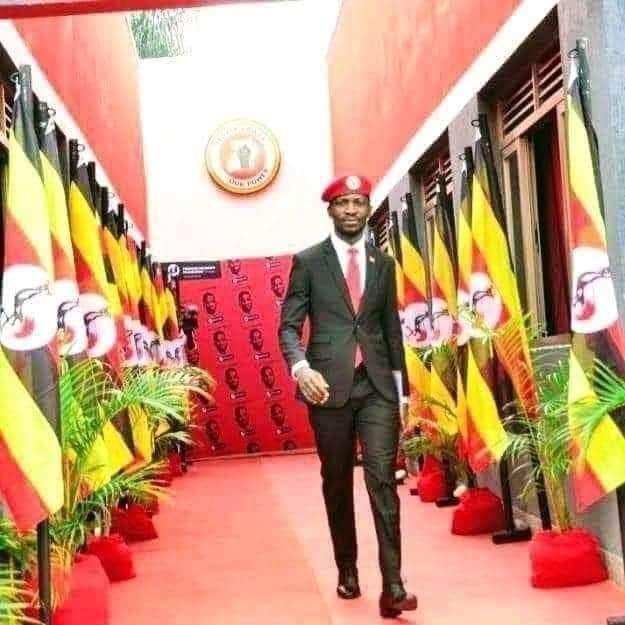JanWalugembe's tweet photo. @HEBobiwine Happy belated birthday 🎂 my president elect of Uganda 🇺🇬 may Allah protect u and take us to the promised New Uganda 🇺🇬 https://t.co/D5oox6UAGe