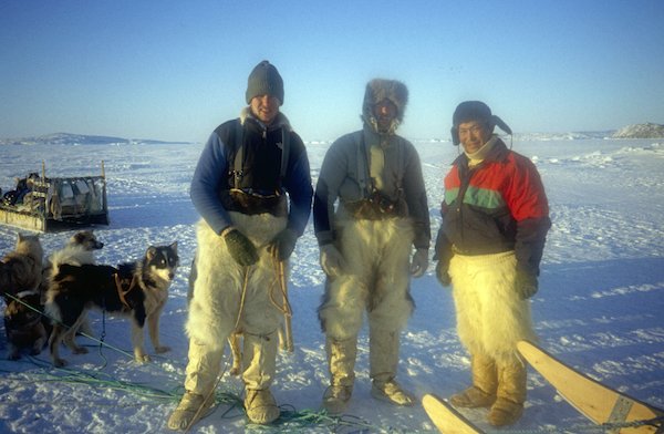 RamonLarramendi's tweet photo. Manolo Olivera, Nat Jensen y yo en la Expedición Circumpolar, en Groenlandia, por delante incertidumbre continua y 14000km de Aventura.
Sin GPS, sin teléfonos satélite, sin internet,  con el sol, el viento y el mapa. 
Posiblemente la ultima expedición polar clásica de la historia https://t.co/XAvFlS930u