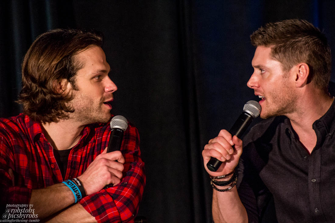 picsbyrobs's tweet photo. .@jarpad & @JensenAckles — Salute to Supernatural Houston 2016 #houscon #houstoncon #houstoncon2016 #houscon2016 #spnhous #spnhouston #jaredpadalecki #jensenackles https://t.co/EoPPlC64FO
