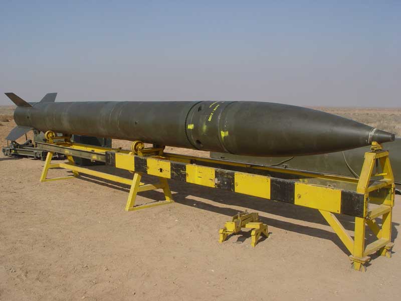 This could have been the whole, rather uneventful story of the Tondar 69 if it wasn't for another system the Iranians had developed: the Zelzal series of long-range artillery rockets. Artillery rockets don't use any guidance which works okish for shorter ranges.