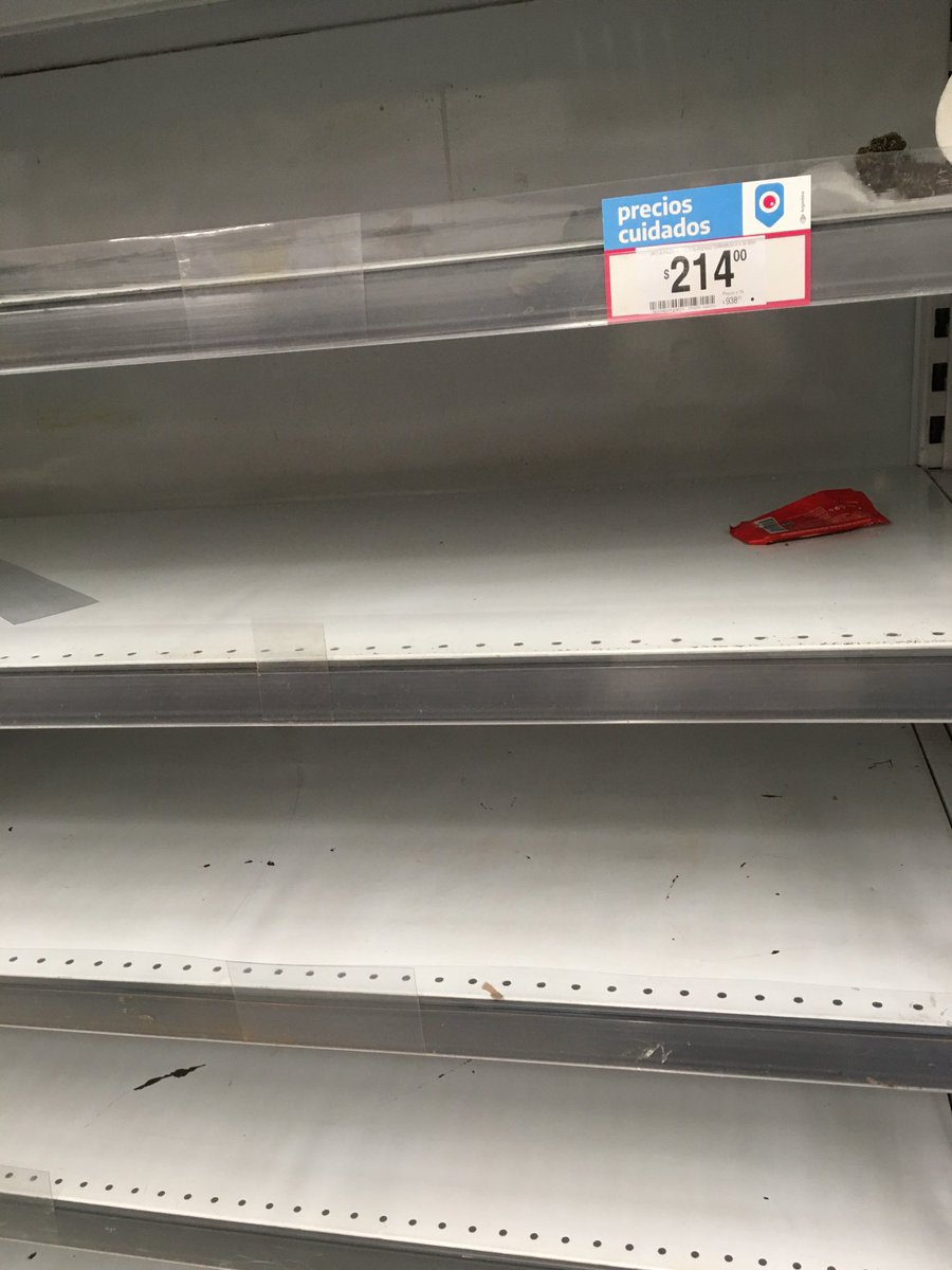 YuriDelFuturo's tweet photo. Carrefour de Pellegrini al 3200, ciudad de Rosario, miércoles 10/02/2021.
Repitan conmigo: Los controles de precios nunca funcionaron. Lo único que generan es desabastecimiento y provoca que la gente de menor poder adquisitivo tenga que comprar un producto a mayor precio.
Fin.- https://t.co/EYpAwYJsbE