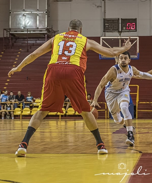 El TFB de <a href="/sarmientochaco/">Club A. Sarmiento</a> y <a href="/ClubRegatasRcia/">Regatas Resistencia</a>  superbasquet.com/?p=21745