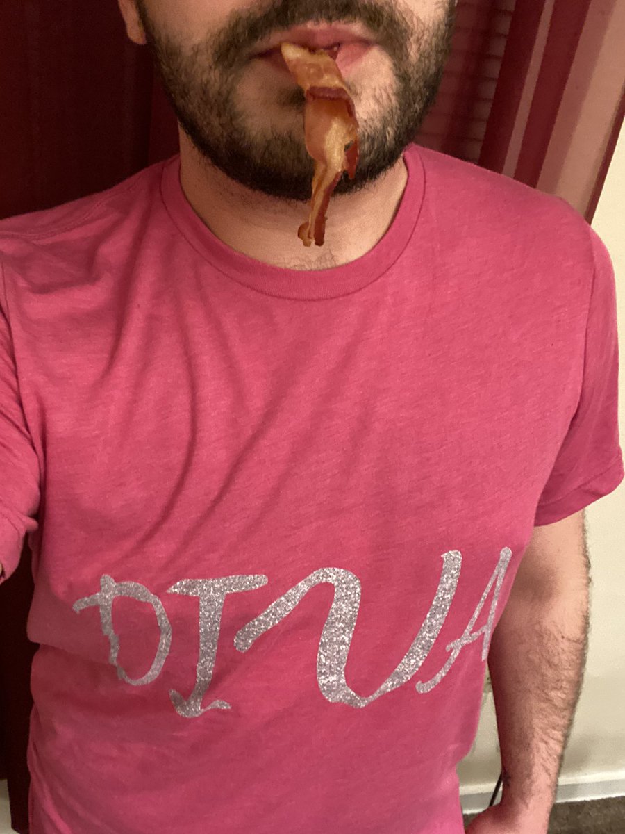 David_Frederick's tweet photo. Channeling my inner #Gavin #Diva #Bacon #greencreek #thumpthumpthump #packpackpack @mitziisart https://t.co/OX3DqG6QBF