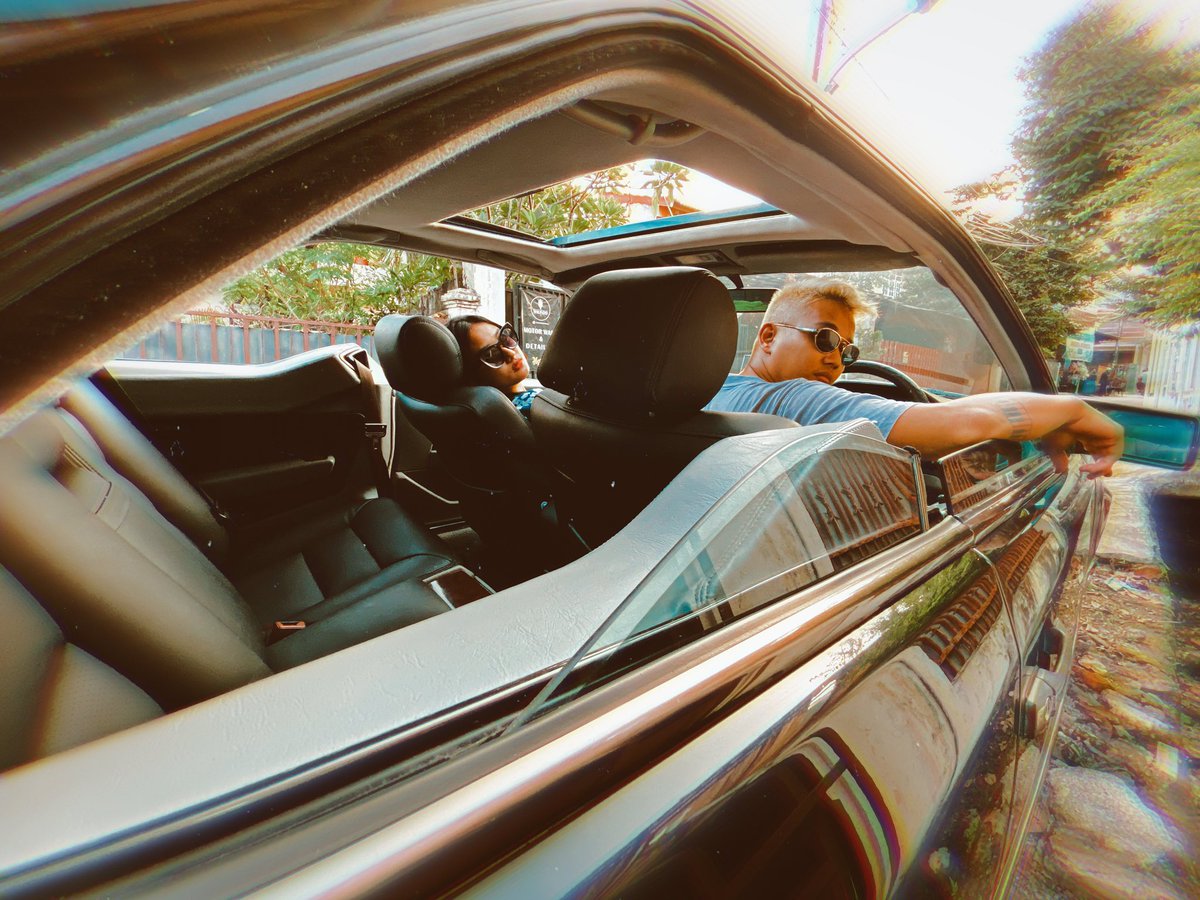 Hangout with Mercedez Benz 300CE 2.4v 1991 on the early Valentine’s day.
#300ce #300ce24 #mercedesbenz