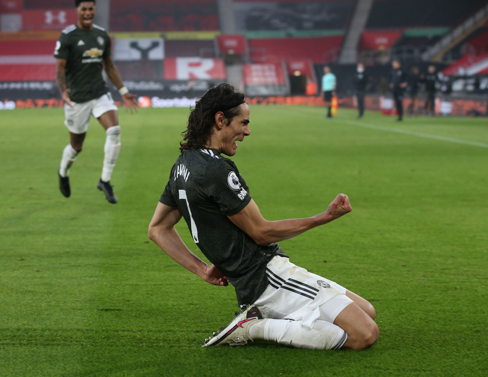 Happy birthday Edinson Cavani  