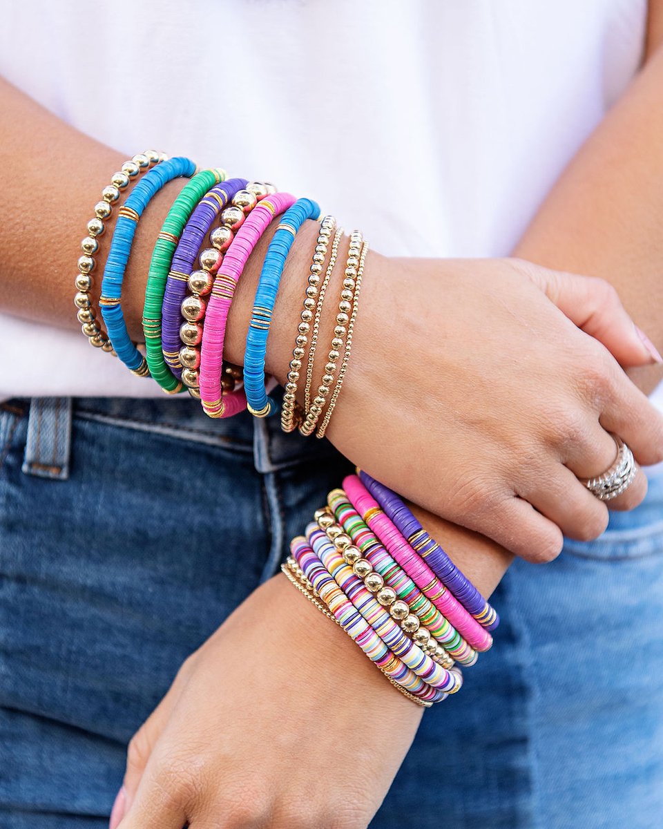 andreamdesigns's tweet image. Fun with color!   ❤️🧡💛💚💙💜   Stack ‘em up! 

#andreamontgomery #armstack #armcandy