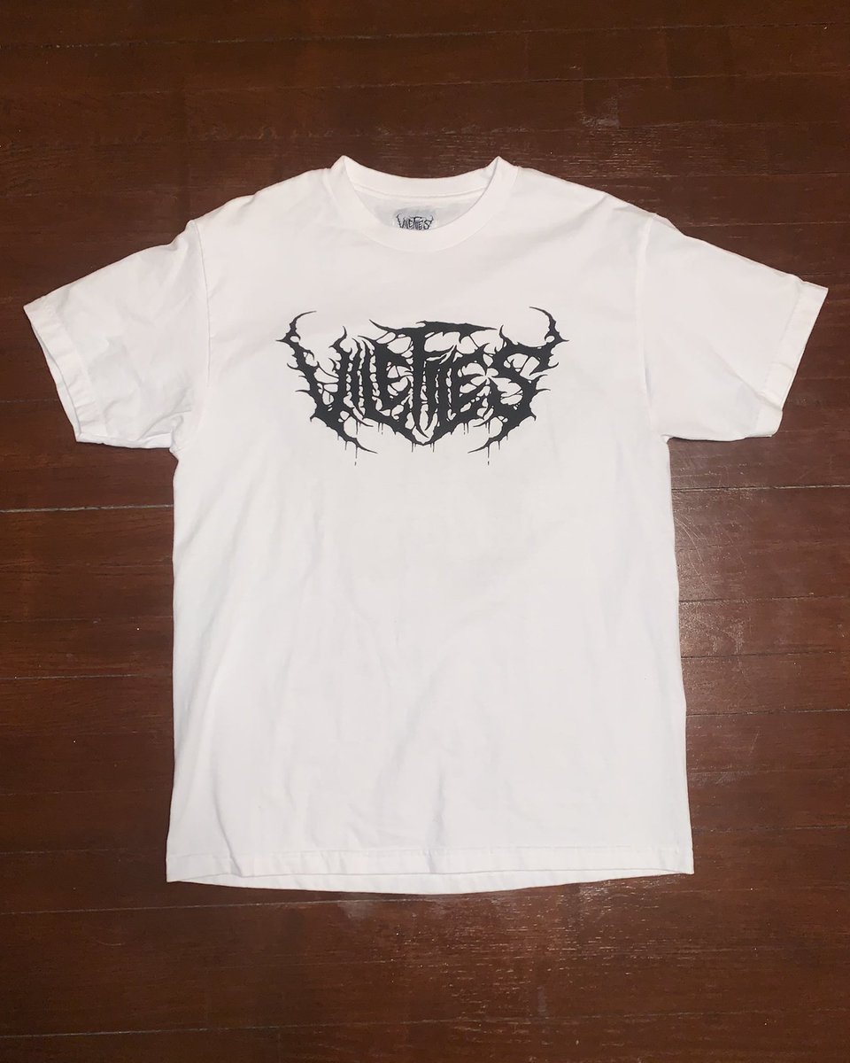 vilefiles's tweet photo. hey it’s me.. i’m givin away these pieces if y’all want em. just retweet &amp; follow to enter <3 Winner will be chose this thursday, Feb 18th :*

-Vintage Timekeeper Camo (Large)
- Sample Web beanie 
-2019 Metamorphosis tee (Large) https://t.co/LlnYZ9zOwJ