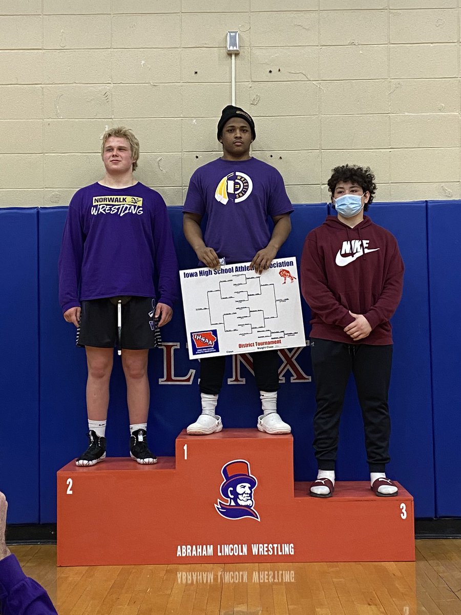 Indianola Wrestling Student Section tweet media
