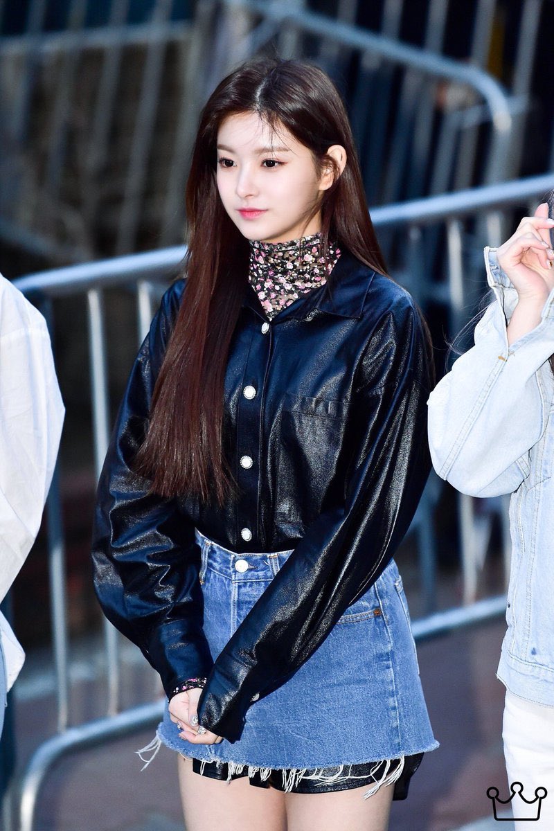 everything is ugly until everglow yiren wears it: a thread