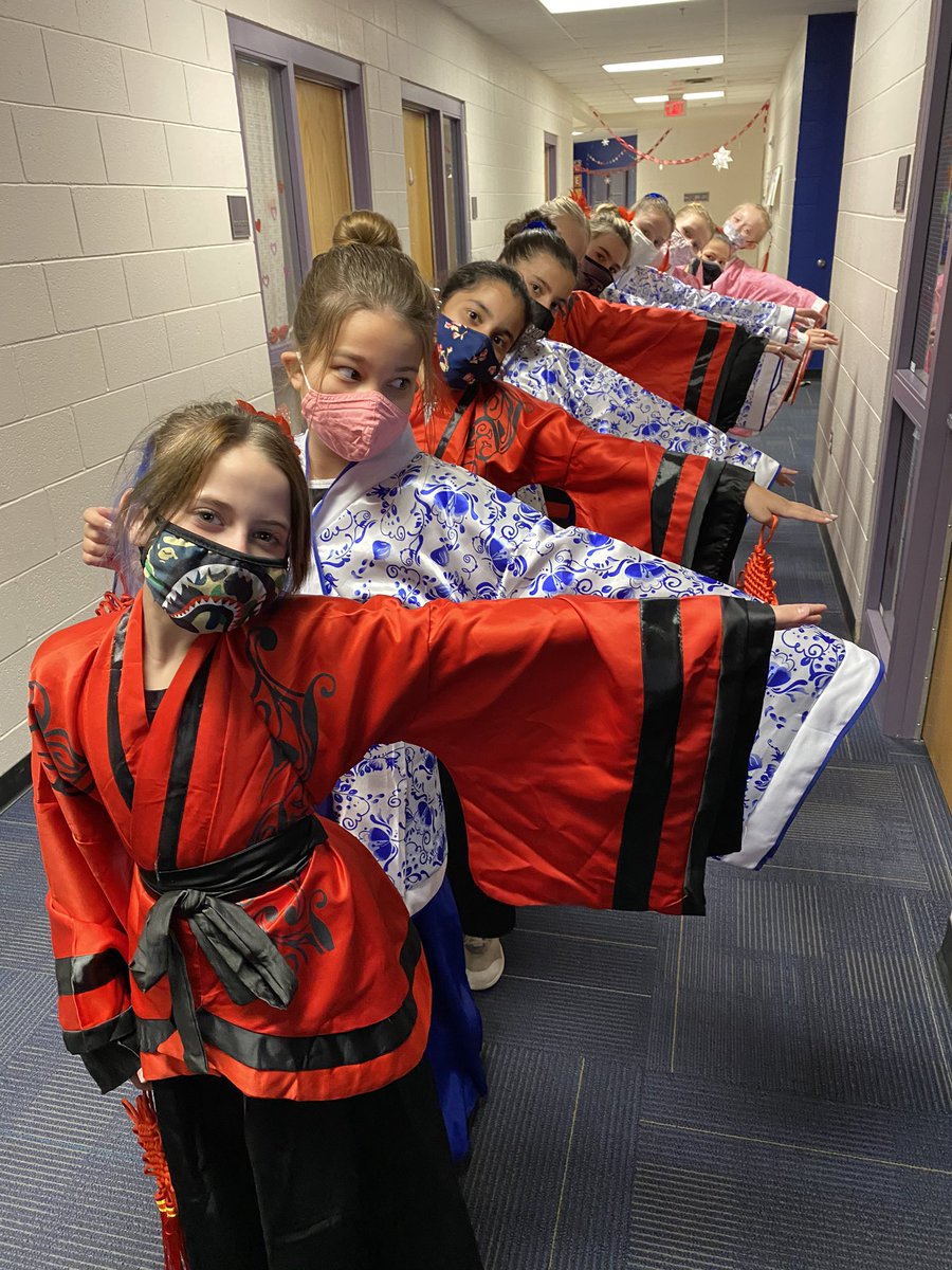 The whole school turned out for the LMES Chinese New Year parade! Thanks to Liu Laoshi and Chen Laoshi for all the preparation involved! Best Chinese teachers ever!  #YearOfTheOx #ChineseNewYear <a href="/Drpattyjensen/">Patty</a> <a href="/CaveCreekUSD93/">Cave Creek USD</a>