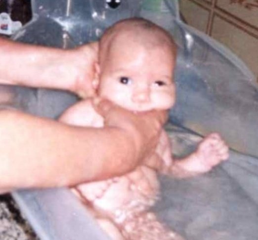 pernoctada's tweet photo. Q BIEN M BAÑABA LA ABUELA CHE https://t.co/VuxMUMMArY