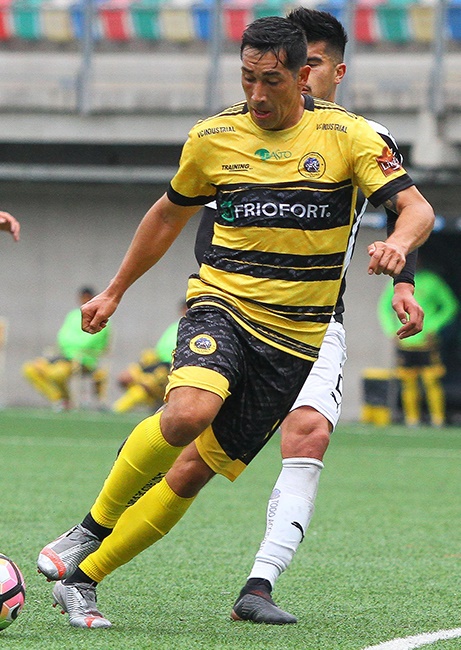 DatitosDeFutbol's tweet photo. #RankingTUNGA2020
#SegundaDivision #TopTen
#Fecha22 #FechaFinal
#Goleadores:
1º Diego CUELLAR - @LautaroDeBuin: 14 Goles (0,73 gol por partido)
2º Gonzalo TAPIA - @DepRecoleta: 14 Goles (0,67)
3º Arnaldo CASTILLO - @iberiasadp: 12 Goles (0,65)
#Tunga2020
#DFutbol https://t.co/RUAKIHKIH0
