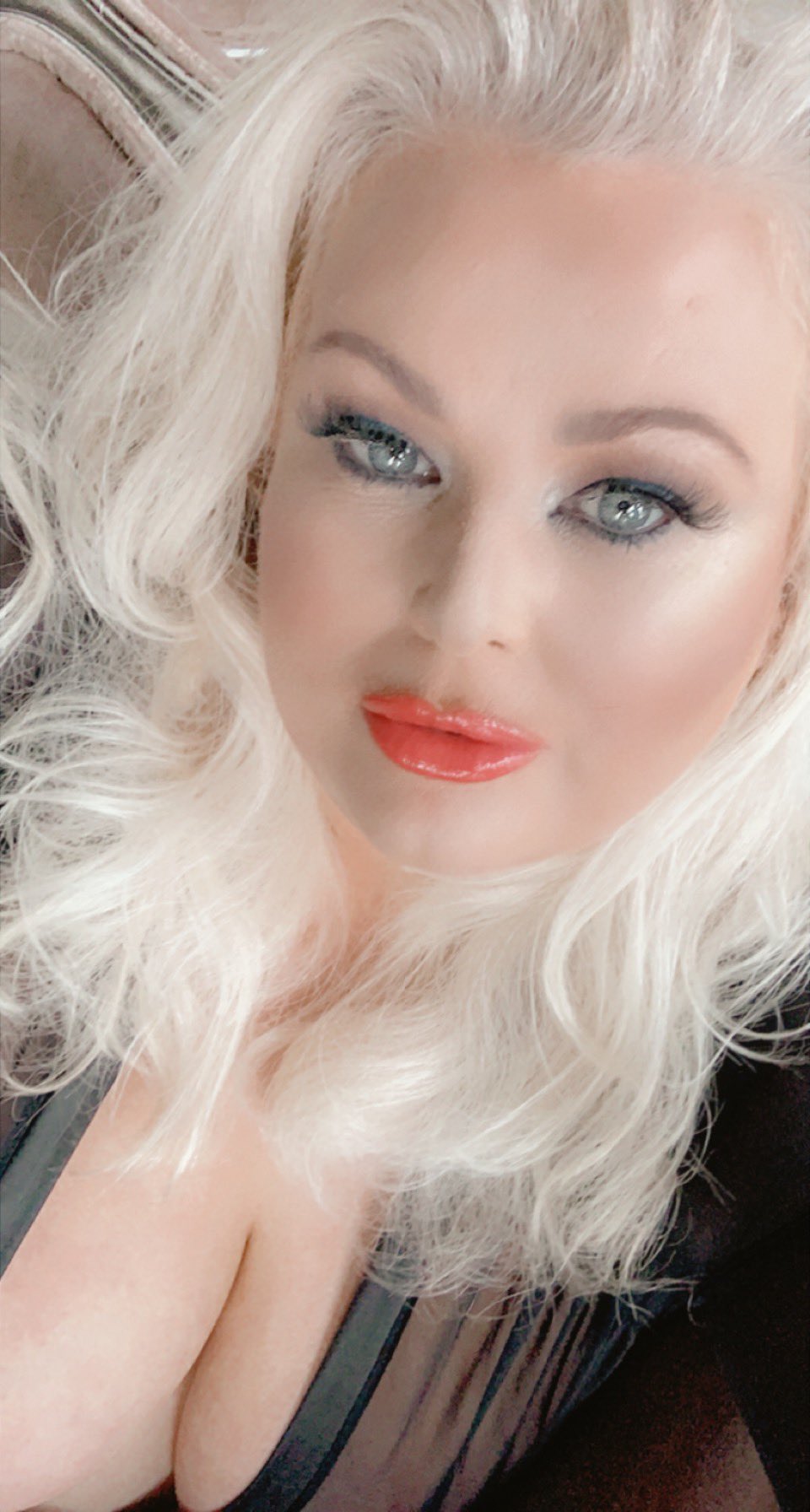 Kirstyn Halborg🔞 on X: Happy Valentine's to one and all xx have wonderful  day be kind be safe x #bustynatural #bustybrit t.coVac3fQ8nJ5  X