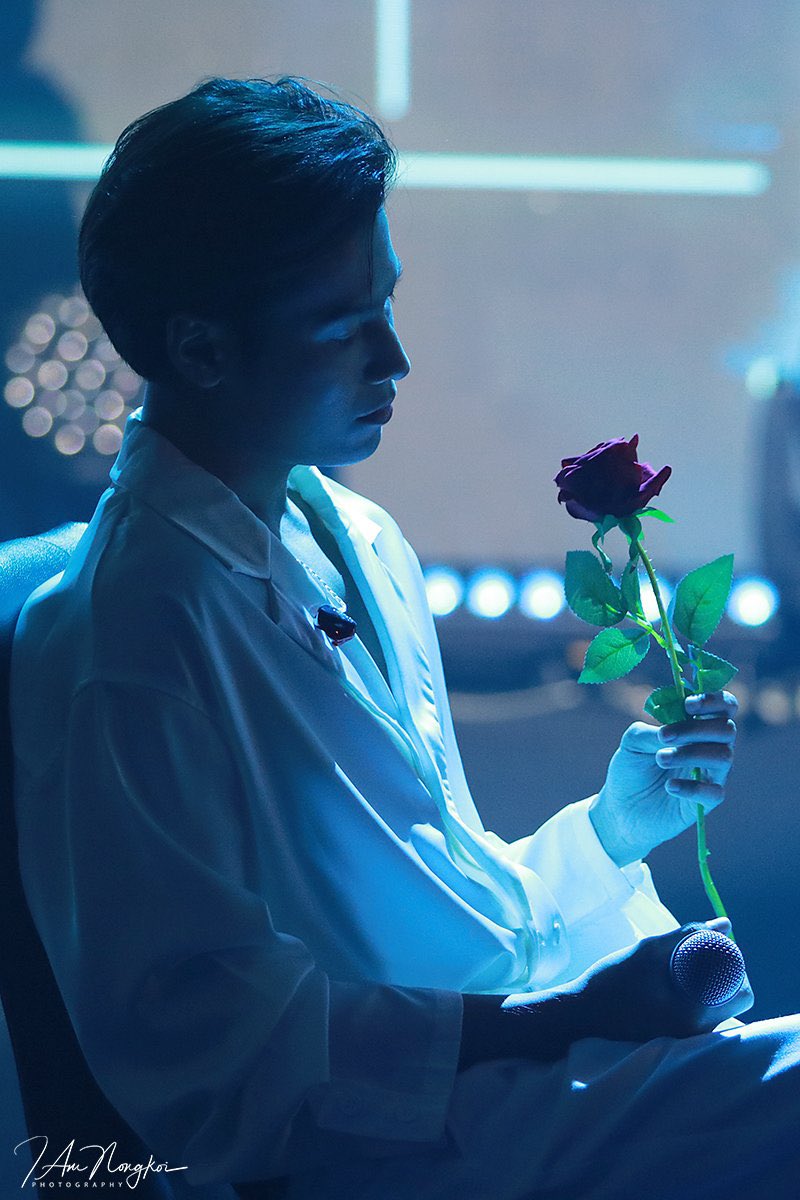 itoyu00620206's tweet photo. もうディ○ニープリンスなんよ………………………

#SingtoPrachaya
#LancomeXKristSingtoConcert 
Cr.on pic thx🙏 https://t.co/zHIvLa4eva