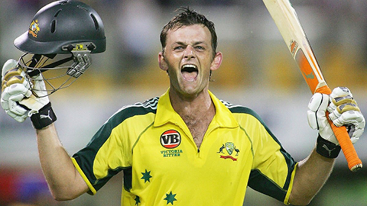 .@gilly381 at his absolute best! On this day 15 years ago, one of Australia's greatest-ever players slammed a 67-ball century against Sri Lanka at the Gabba ๐๐ https://t.co/0QmbHf95Z5