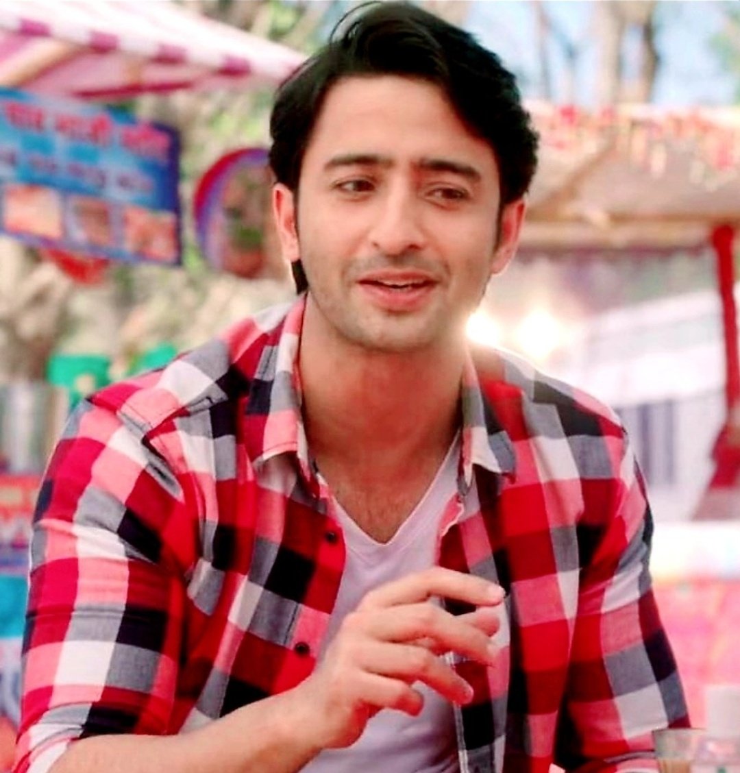 Life is a cake .. & love is the icing on top of it  #ShaheerSheikh