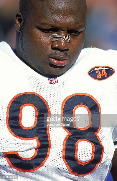 Bryan Robinson, meanwhile, was the man who famously blocked the field goal after Walter’s death, claiming Walter had lifted him up. He felt 34’s presence again in 2001, leading up to the Browns game: “We spoke earlier this week about Walter Payton and how much he meant to us.”