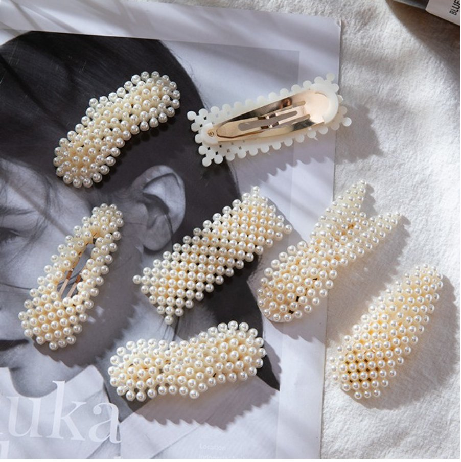 Pearl hair clips pun cuteee. Sekarang ni dah bermacam style orang guna hair clip ni with hijab on.Shopee link :  https://shp.ee/2kxhnj4&nbsp;