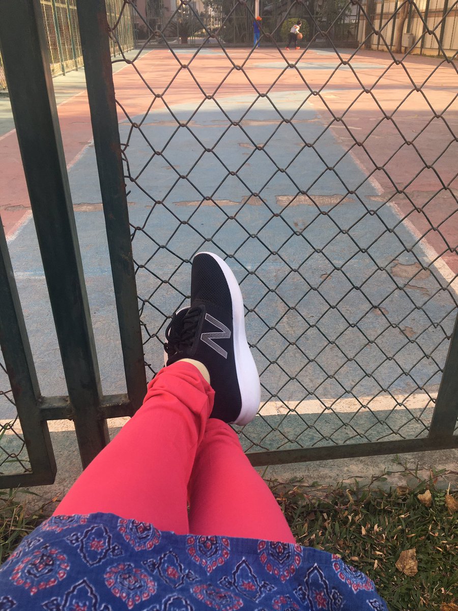 priyav012's tweet photo. Tashi Run Run Run nan meomchul suga eopseo...Tto Run Run Run nan eojjeol suga eopseo! #ItsOkayToFall #Run https://t.co/F0kAEy97Uj