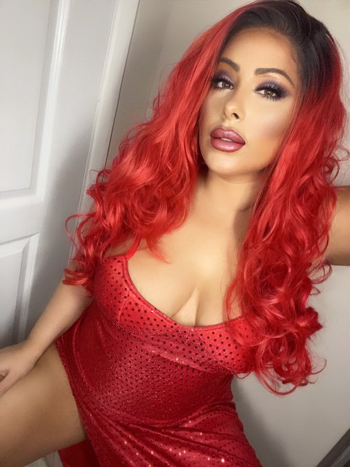 Happy valentines! Wanna spend it with me baby 😋 https://t.co/AWvrmu9oFS https://t.co/kjLeRpCDOC