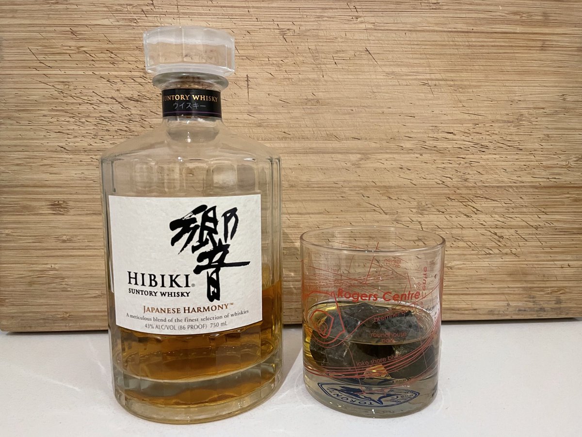 Swift01_2000's tweet photo. And because it’s Saturday Night...
Kanpai!! 

#Whisky #WhiskyLover #WhiskyAficianado #JapaneseWhisky #Suntory #SuntoryWhisky #MakeItSuntoryTime https://t.co/TQI7AWE3cs