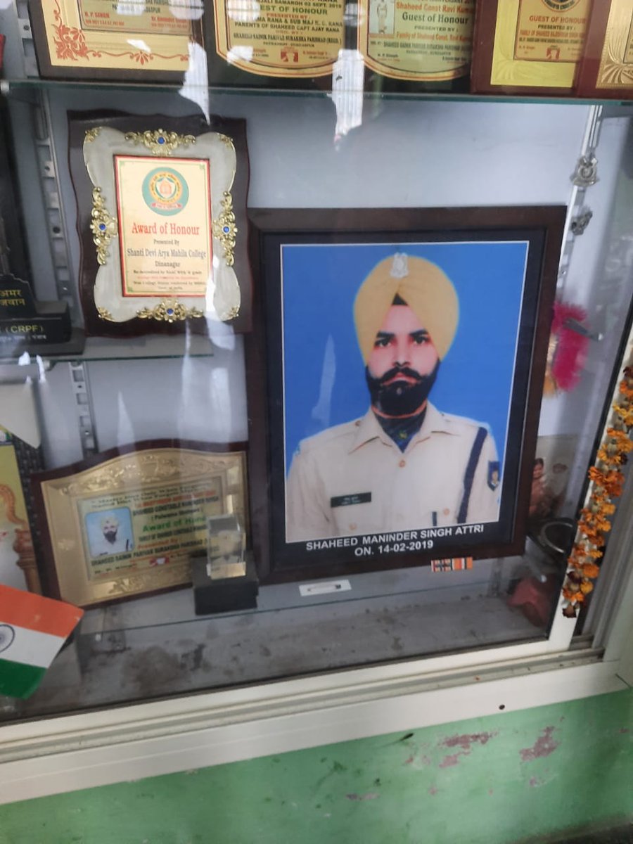 Constable Maninder had come back to give his father his Jacket Satpal uncle wonders had he given jacket to tell him that he has fulfilled his duty here on this earth?Whn uncle narrated this it was difficult to look in his eyes depth of pain in those eyes cant be explained 4/4