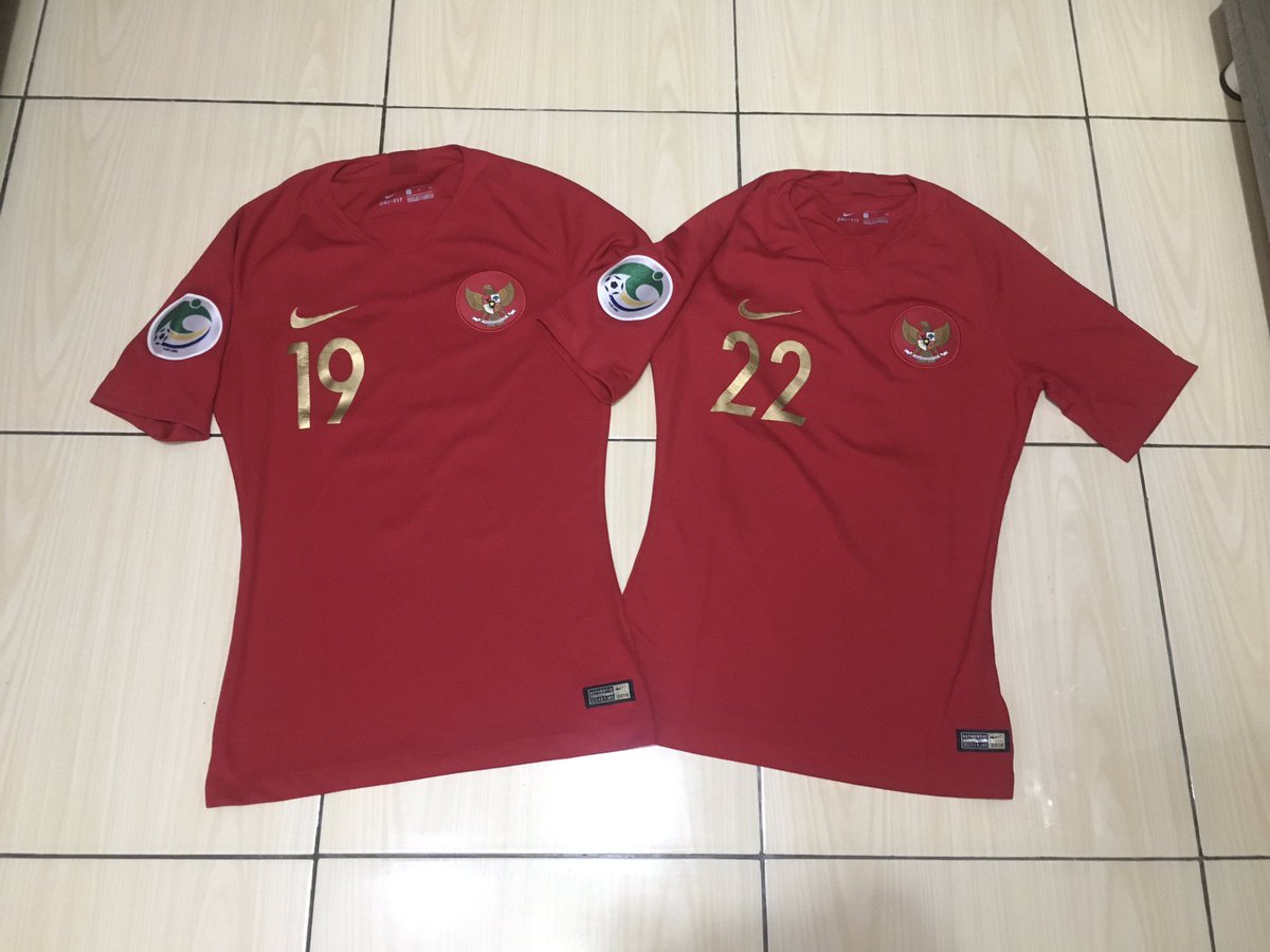 Match Worn AFC U16 2018 Timnas Home Size S 
Harga : 549.000/pcs
No. 19 Talouhu
No. 22 Fatah Aji 
<a href="/JerseyLigina/">Pencinta Kain Ligina (Follow IG: @pjli_id)</a> <a href="/Officialkjti/">Kolektor Jersey Timnas Indonesia</a> <a href="/jersey_ciamikk/">Follow IG @Jerseyciamik</a> <a href="/jerseysneil/">#lelangsneil</a> <a href="/Jerseyforum/">Si Paling Jersey</a> <a href="/mycorner_jersey/">Mycorner_jersey</a> 
#jerseytimnas #Jersey4sale #jerseymatchworn #jerseyoriginal #jerseytimnasoriginal