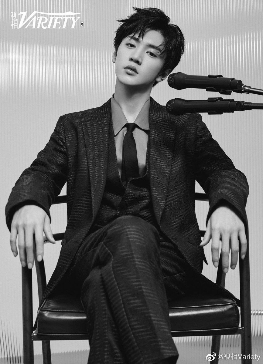 maomigege's tweet photo. 씁.. 하 씁 :.하 씁 .. 하 .. 이런 사진은 ...... 씁하..기절 https://t.co/2hkBl6Ojca