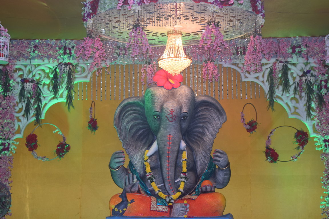 360Ganesh's tweet photo. dada ganpati sarvoday ganesh yuvak mandal 2019
Sarvoday nagar,bardoli

view more ganpatibappa at https://t.co/ATZjmIdnXF

#dadaganpatisarvodayganeshyuvakmandal #bardoli #bardoliganeshutsav #ganpatiutsav #ganesha #ganeshji #ganpatibappa #ganeshchaturthi #ganpati #bappamorya https://t.co/hXiyOP6HrB