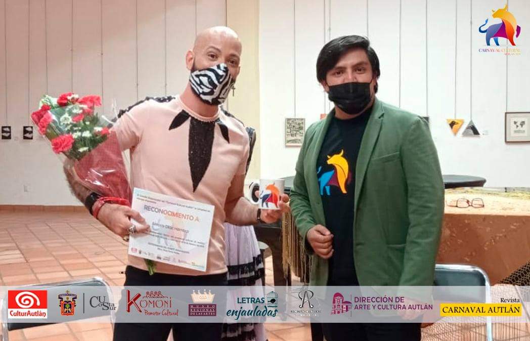 AutlanCultural's tweet photo. En sexto día se habló con #HugoLeón sobre la evolución, imagen y presencia de la mujer en #CarnavalAutlán charla con el #DiseñadorDeModas #AlvaroDíaz y la distinguida #EstilistaProfesional #LetyCórdova desde el #MuseoYCentroRegionalDeLasArtes
Seguimos en #CarnavalCulturalAutlán https://t.co/3tKQwGI1Ue