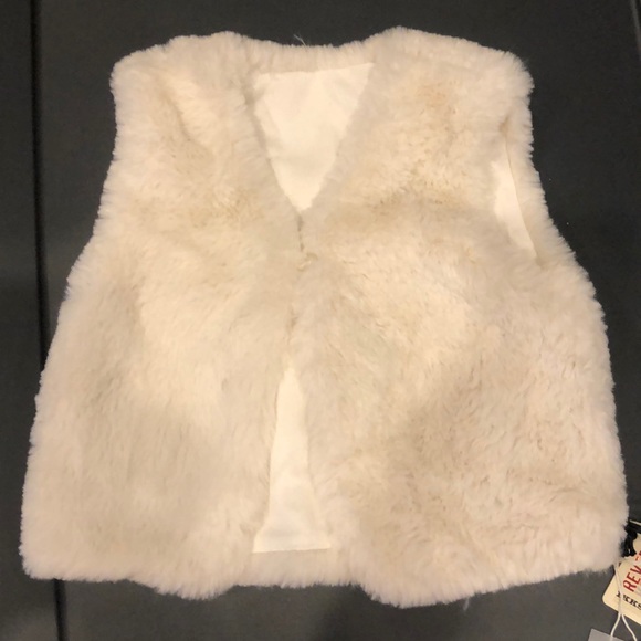 bmetcalf6971's tweet photo. So good I had to share! Check out all the items I'm loving on @Poshmarkapp from @pat940atwatsons @JenniferHammer5 #poshmark #fashion #style #shopmycloset #ikks #sephora: https://t.co/BEnNZ2XJQm https://t.co/8eW1ACjdUV