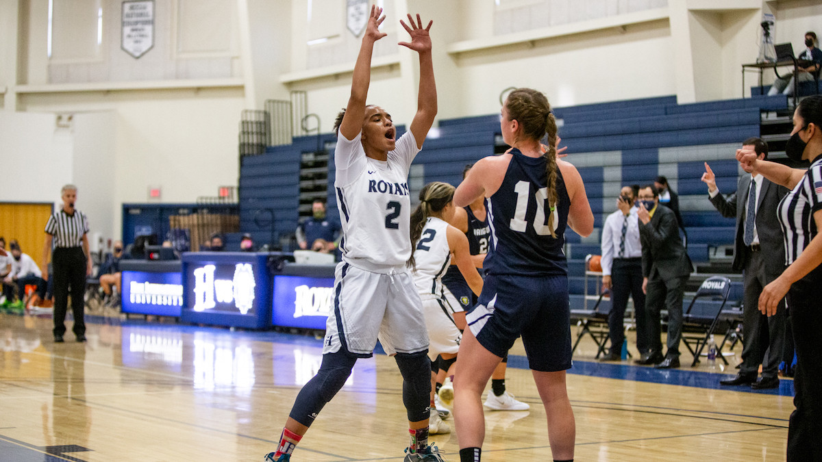 Women's Basketball: Royals Upset #12 Vanguard, Win First Game of 2021 Season
 - hiuroyals.com/article/2526