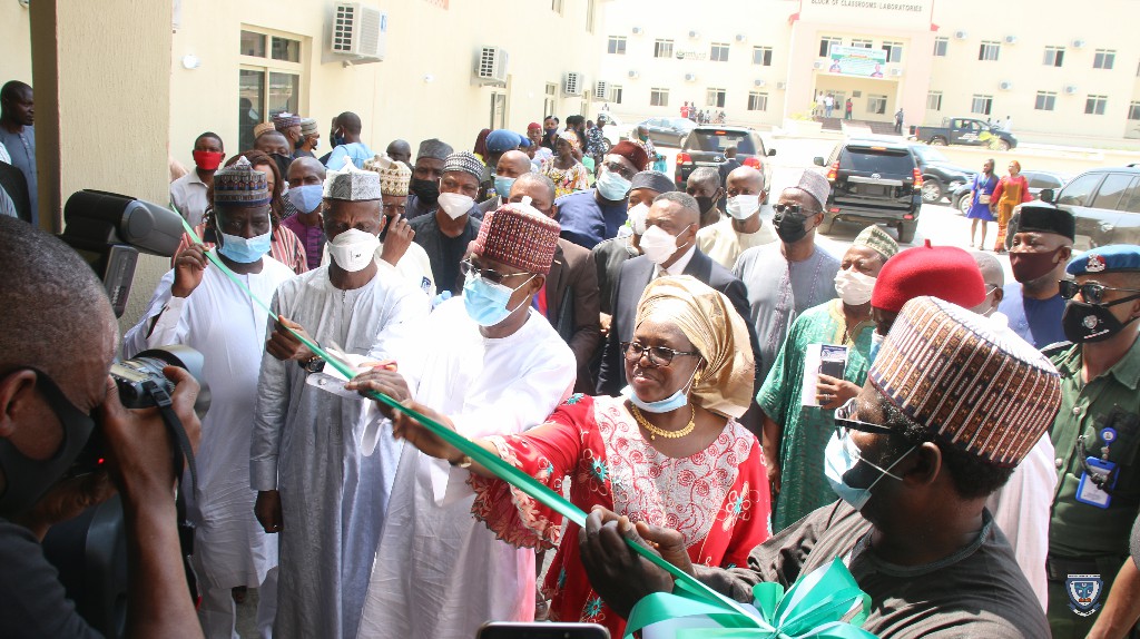 fulokoja's tweet image. .:: PHOTO NEWS: Projects Commissioning in FUL by the Executive Secretary, TETFund, Prof. Suleiman E. Bogoro and Others at Prof. Angela F. Miri's End of Tenure | Federal University Lokoja fulokoja.edu.ng/news-page.php?…