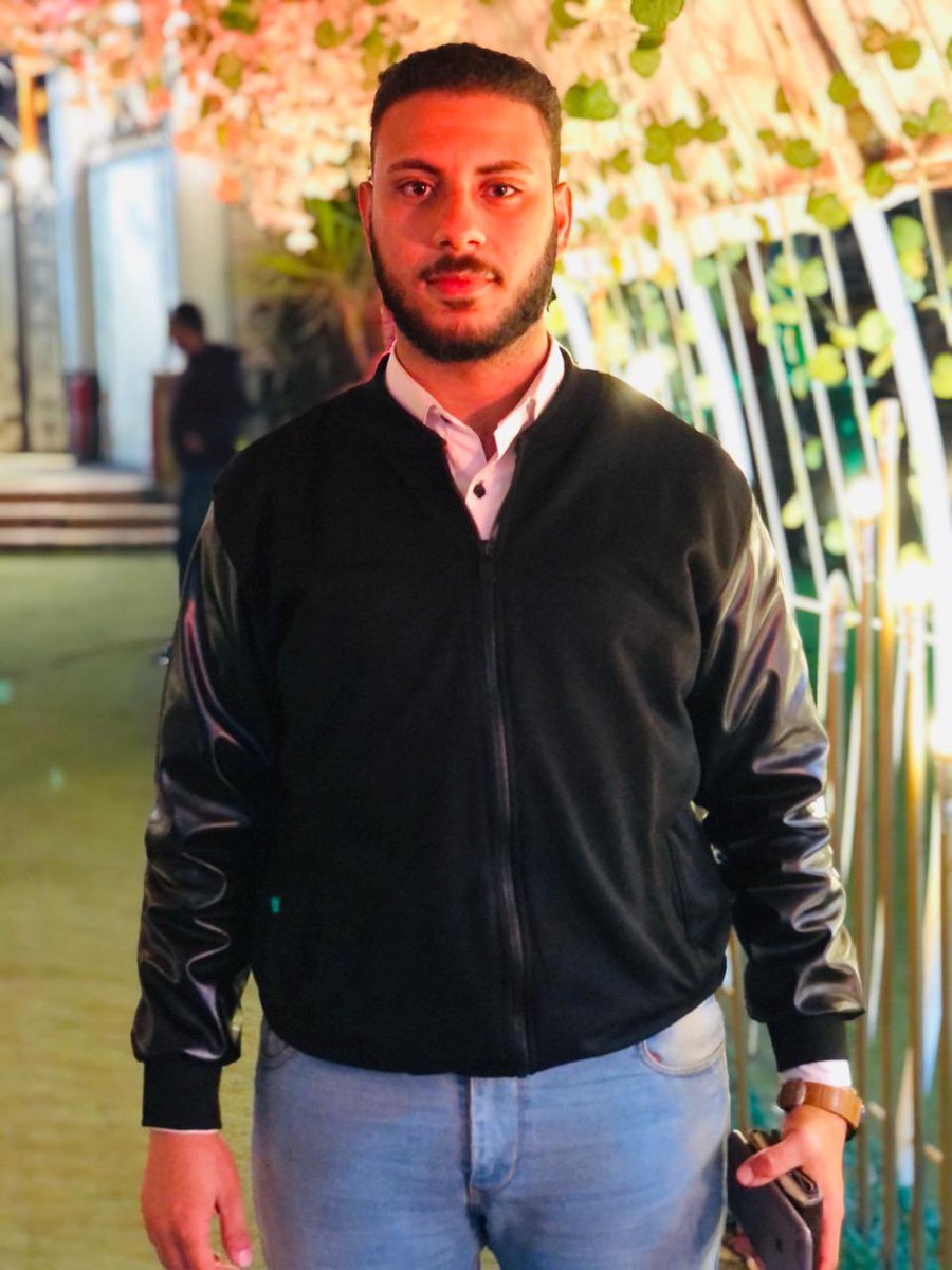 والله لو صاحب المرء جبريل .. لم يسلم المرء من قال ومن قيلا
قــد قيل فى (الله) أقوالاً مصنفهً .. تتلى إذا رتـــل القرآن ترتيل
قد قيل أن له ولداً وصاحبهً .. زوراً عليه و بهتاناً وتضليلا😞
هذا قولهم فى الله خالقهم 😏
فكيف لو قيل فينا بعض ما قيلا
ثق في الله ونفسك💚💚💚💚💚💚💚💪