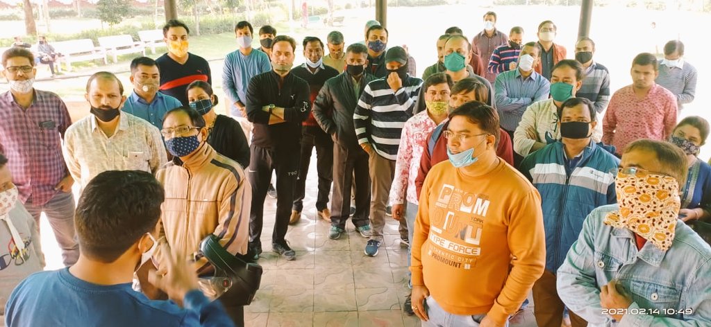 #Jaipur स्कूल फीस मुद्दा
सँयुक्त अभिभावक संघ का "अधिकार पत्र हस्ताक्षर अभियान" का तीसरा दिन
मानसरोवर, बी2बाईपास स्थित द्धारकादास पार्क में बड़ी संख्या में जुटे अभिभावक
1 बजे तक चलेगा अभियान
अभियान प्रभारी एवं प्रदेश मंत्री #ManojJashwani ने कहा बिना फीस लड़ेंगे अभिभावकों का केस