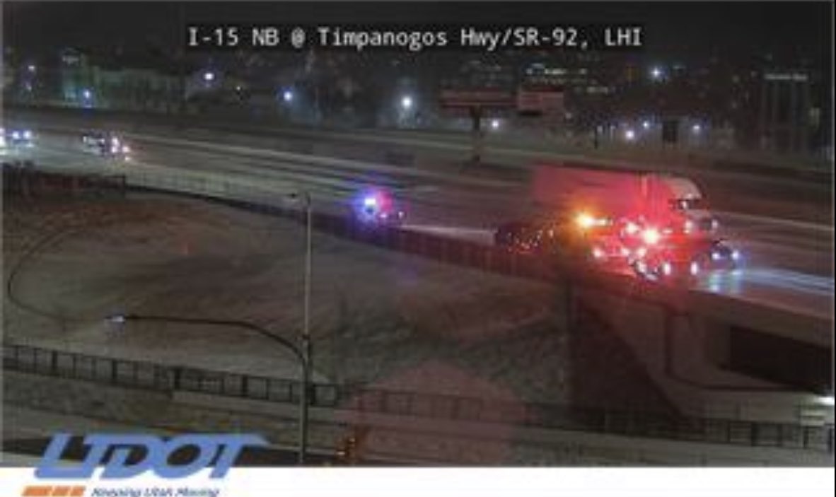 SLCScanner's tweet photo. #BreakingNews I-15 #CLOSED At the Point of the Mountain due to #MultipleAccidents and #BlackIce. https://t.co/SstGZwK8XF