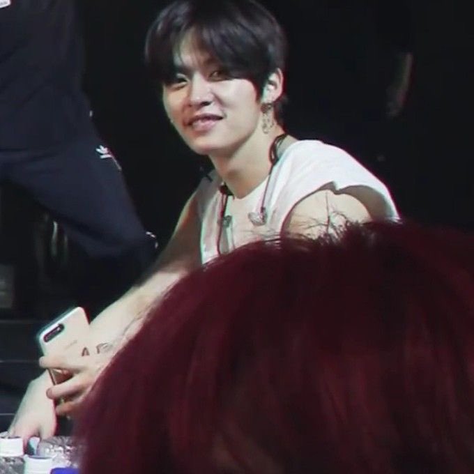 anyways, in honour of valentines’ day — a long thread of minho boyfriend quality pics for all the singles