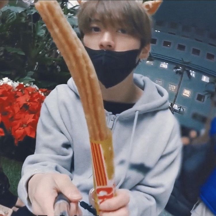 anyways, in honour of valentines’ day — a long thread of minho boyfriend quality pics for all the singles