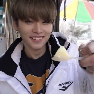 anyways, in honour of valentines’ day — a long thread of minho boyfriend quality pics for all the singles